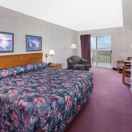 Hotel Super 8 By Wyndham St. Ignace Zewnętrze zdjęcie
