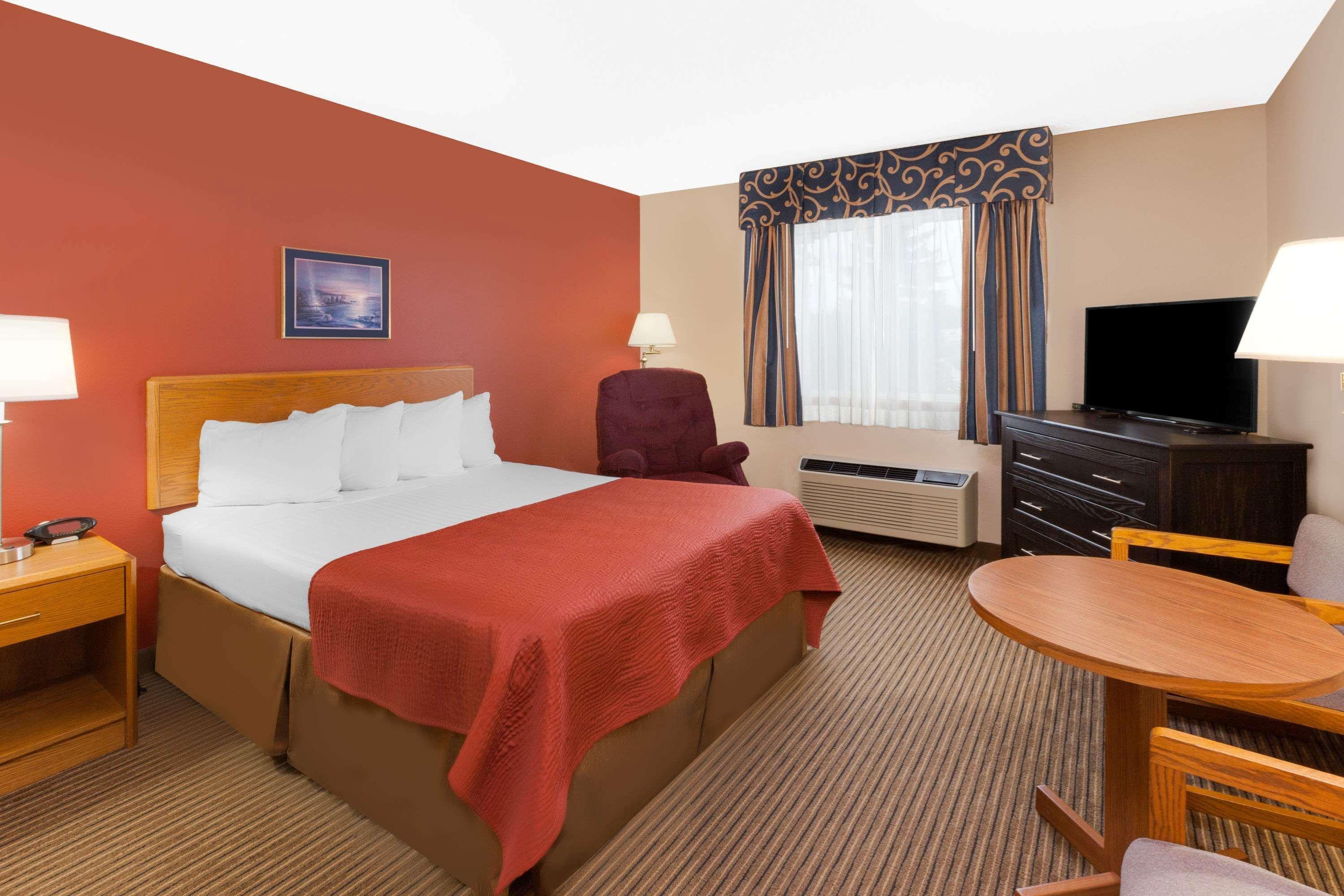 Hotel Super 8 By Wyndham St. Ignace Zewnętrze zdjęcie