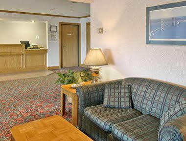 Hotel Super 8 By Wyndham St. Ignace Zewnętrze zdjęcie