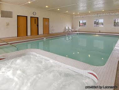 Hotel Super 8 By Wyndham St. Ignace Zewnętrze zdjęcie